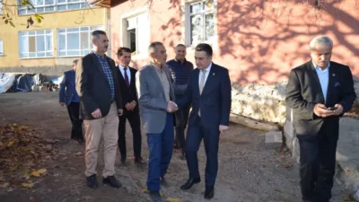 Çekerek Kaymakamı Can Kurt, Kuruçay köyüne yaptığı ziyarette vatandaşların taleplerini