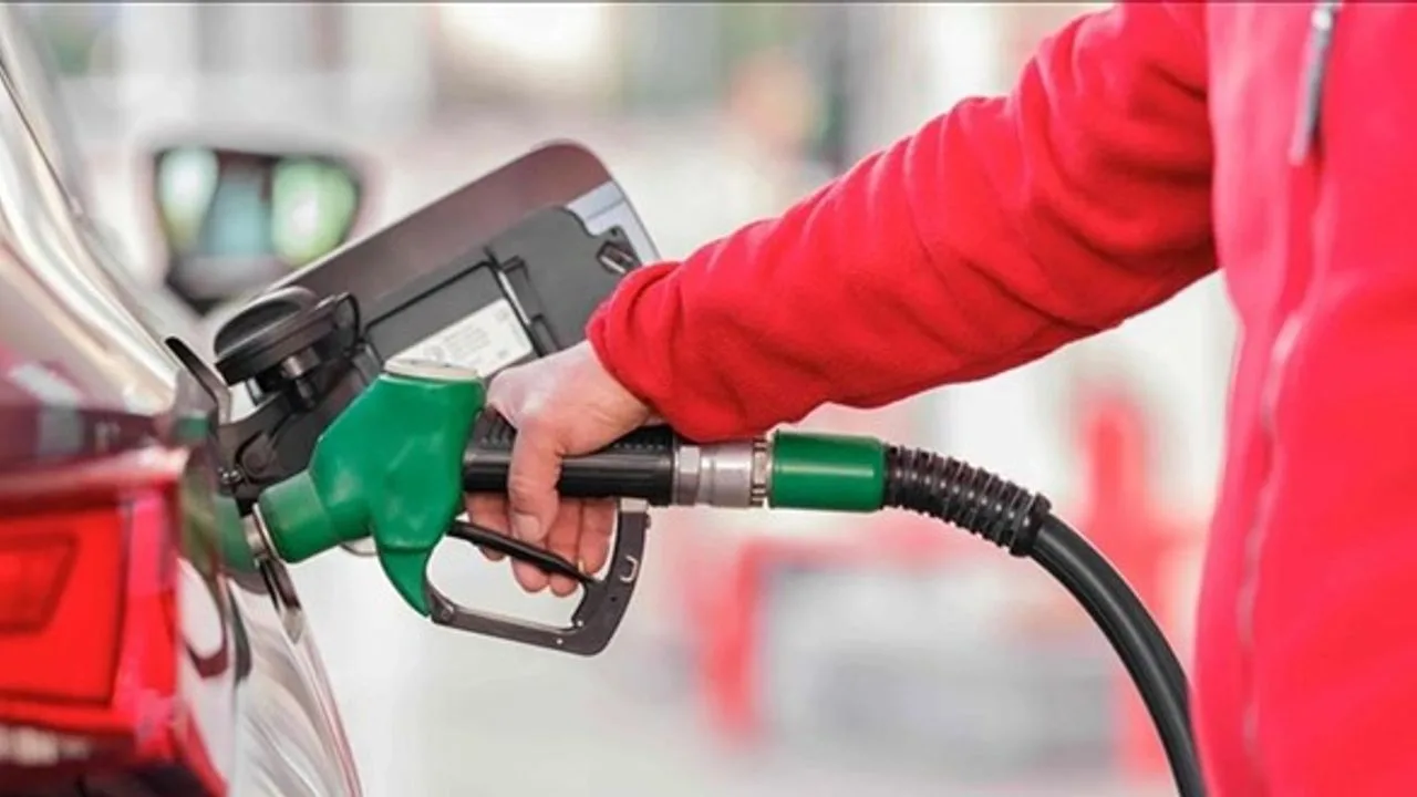 Brent petrol fiyatlarının 60 doların altına gerilemesi, akaryakıt fiyatlarında yeni