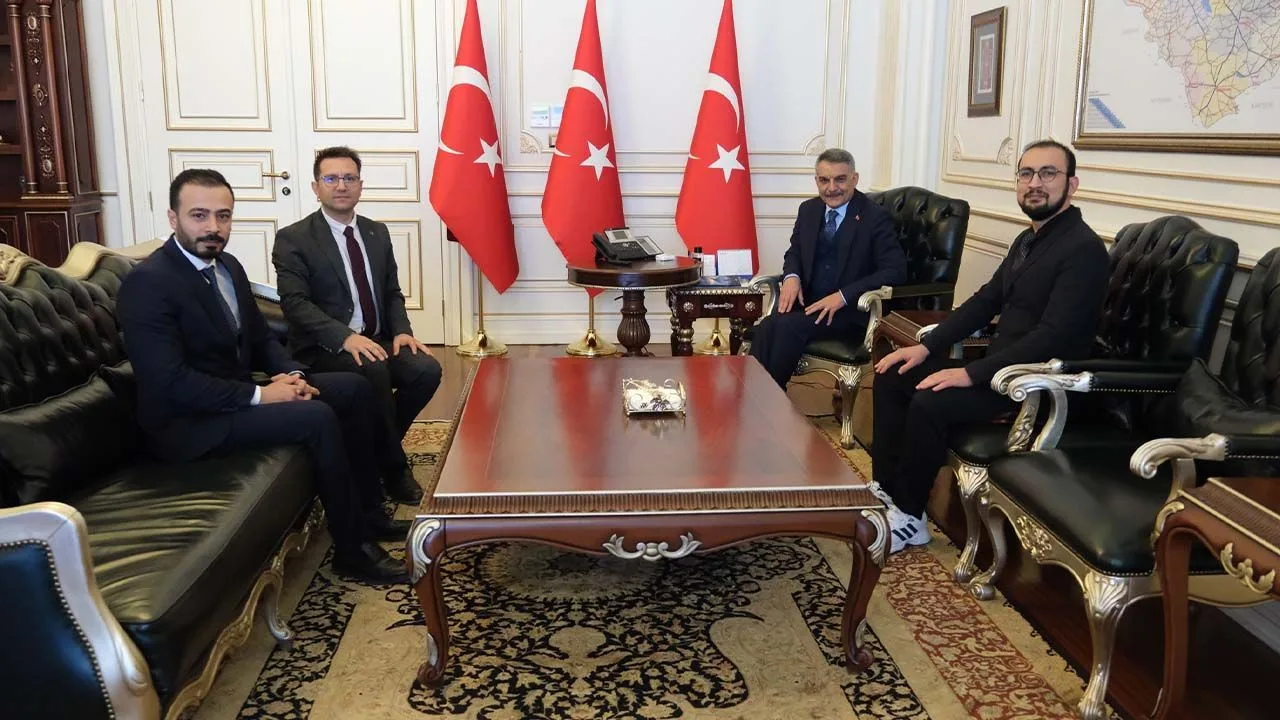 Türk PDR Derneği Genel Başkanı Mehmet Fatih Kılıç ve beraberindeki