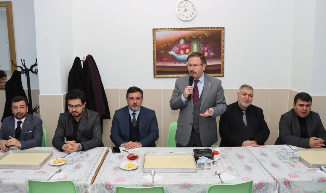 AK Parti Yerköy İlçe Başkanlığı tarafından düzenlenen arabaşı programında, katılımcılar