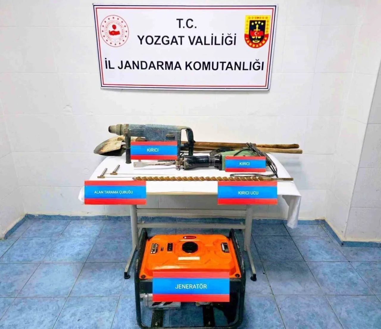 Yerköy ilçesinde kaçak kazı yapan beş kişi, jandarma ekipleri tarafından