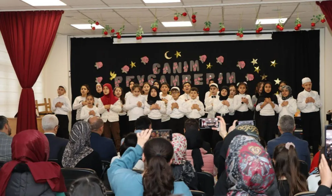 Fatih Arslan, Şehit Kamil Çelikkaya İlkokulu'nda düzenlenen Siyer-i Nebi yarışmasında