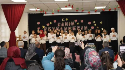 Fatih Arslan, Şehit Kamil Çelikkaya İlkokulu'nda düzenlenen Siyer-i Nebi yarışmasında