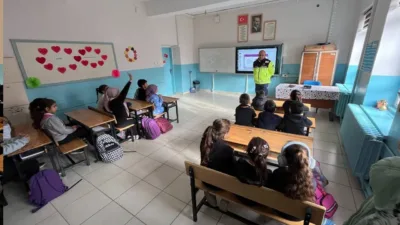 Aydıncık İlçe Jandarma Komutanlığı Trafik Jandarması ekipleri, ilçe genelindeki ilk