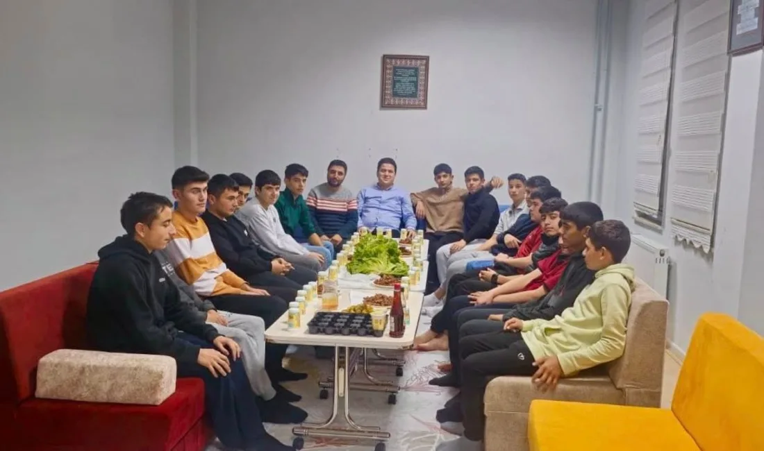 Yozgat'ın Şefaatli ilçesinde, ilçe müftülüğü tarafından gençlere yönelik kimlik inşa