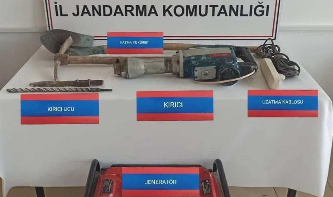 Yozgat'ın Çekerek ilçesinde izinsiz kazı yaparken yakalanan 3 şüpheli, jandarma