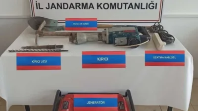 Yozgat'ın Çekerek ilçesinde izinsiz kazı yaparken yakalanan 3 şüpheli, jandarma