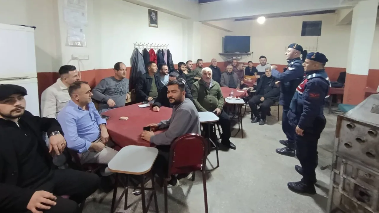 Yozgat’ın Çayıralan ilçesinde jandarma ekipleri, devriye faaliyetleri sırasında vatandaşları hırsızlık