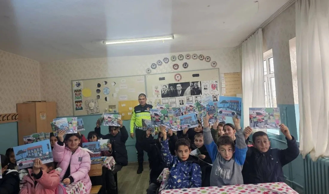 Yozgat Merkez İlçe Jandarma Komutanlığı Trafik Jandarması, Çadırardıç İlkokulu öğrencilerine