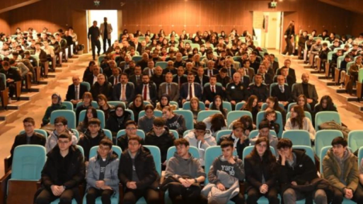 Bağımsızlık mücadelemizin simgesi ve İstiklal Marşı’nın şairi Mehmet Âkif Ersoy,