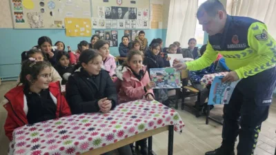 Öğrencilere ayrıca jandarma hikâye dergileri dağıtıldı.  Yozgat İli Merkez