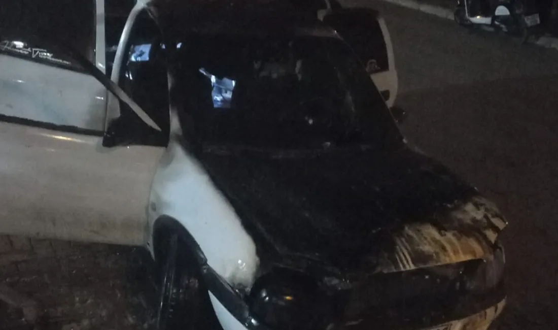 Yozgat'ın Cezaevi TOKİ mevkiinde park halindeki bir otomobil, henüz belirlenemeyen