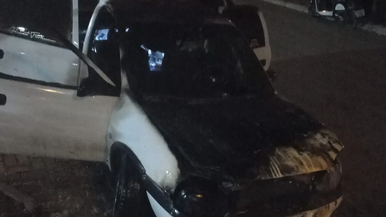 Yozgat'ın Cezaevi TOKİ mevkiinde park halindeki bir otomobil, henüz belirlenemeyen