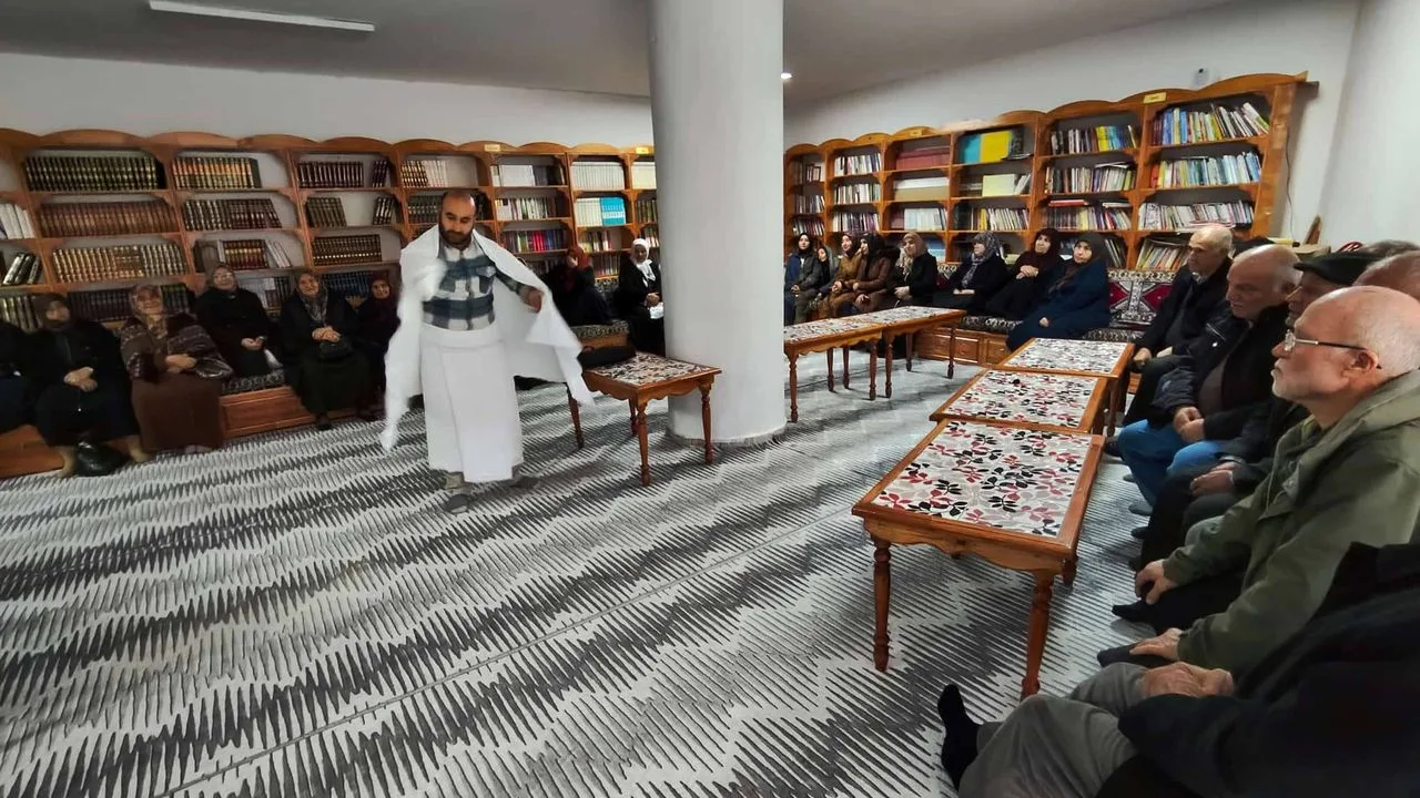 Yozgat'ın Akdağmadeni ilçesinde, İlçe Müftülüğü tarafından kutsal topraklara gidecek vatandaşlara