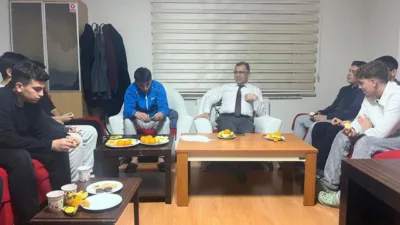 Ziyaret sırasında eğitim süreçleri ve pansiyon ihtiyaçları hakkında bilgi aldı.