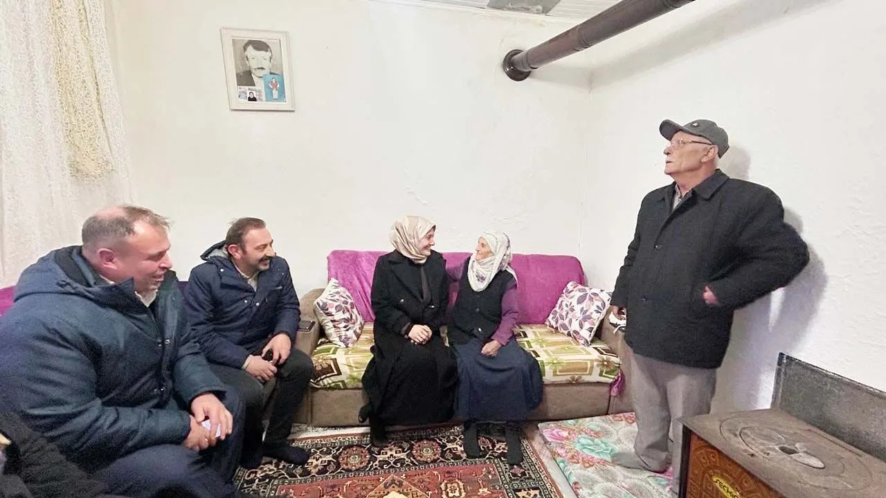 Çayıralan Kaymakamı Esma Atasever Sağıroğlugil, Sosyal Yardımlaşma ve Dayanışma Vakfı