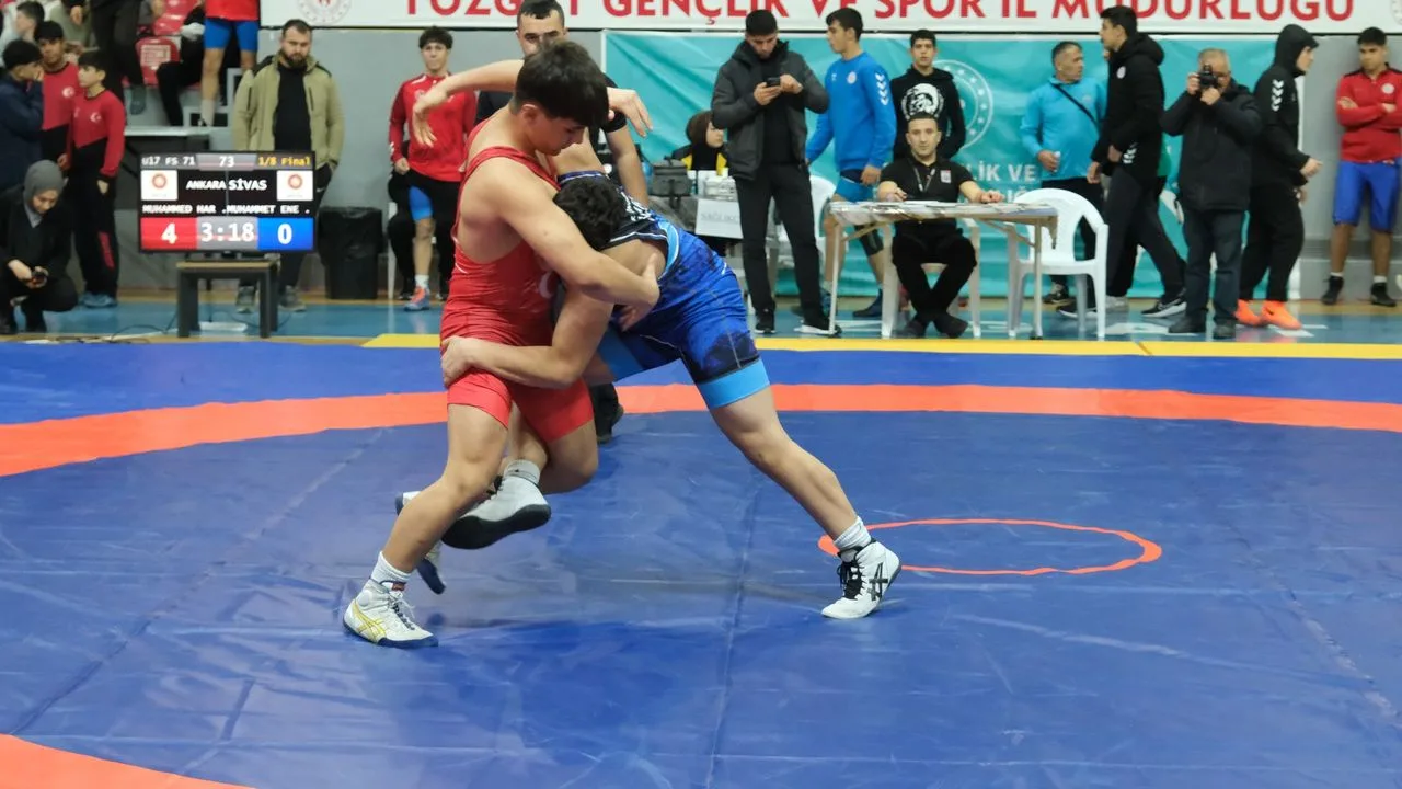 Okul Sporları Faaliyetleri kapsamında düzenlenen Güreş Gençler B Grup Yarışmaları,