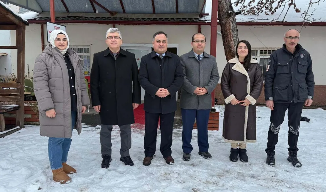 Ziyarette sağlık çalışanlarının özverili çalışmaları takdir edildi ve hizmetlerin kalitesinin