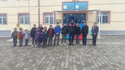 Akdağmadeni İlçe Jandarma Komutanlığı, Sazlıdere İlkokulu çevresinde güvenlik denetimi gerçekleştirdi.