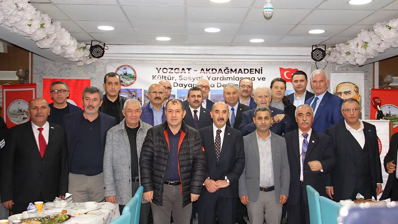 Akdağmadeni Kültür Sosyal Yardımlaşma ve Dayanışma Derneği tarafından düzenlenen iftar