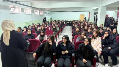 Sarıkaya'da düzenlenen etkinlikte, gençlerin Ramazan ayının manevi değerleri ve toplumsal