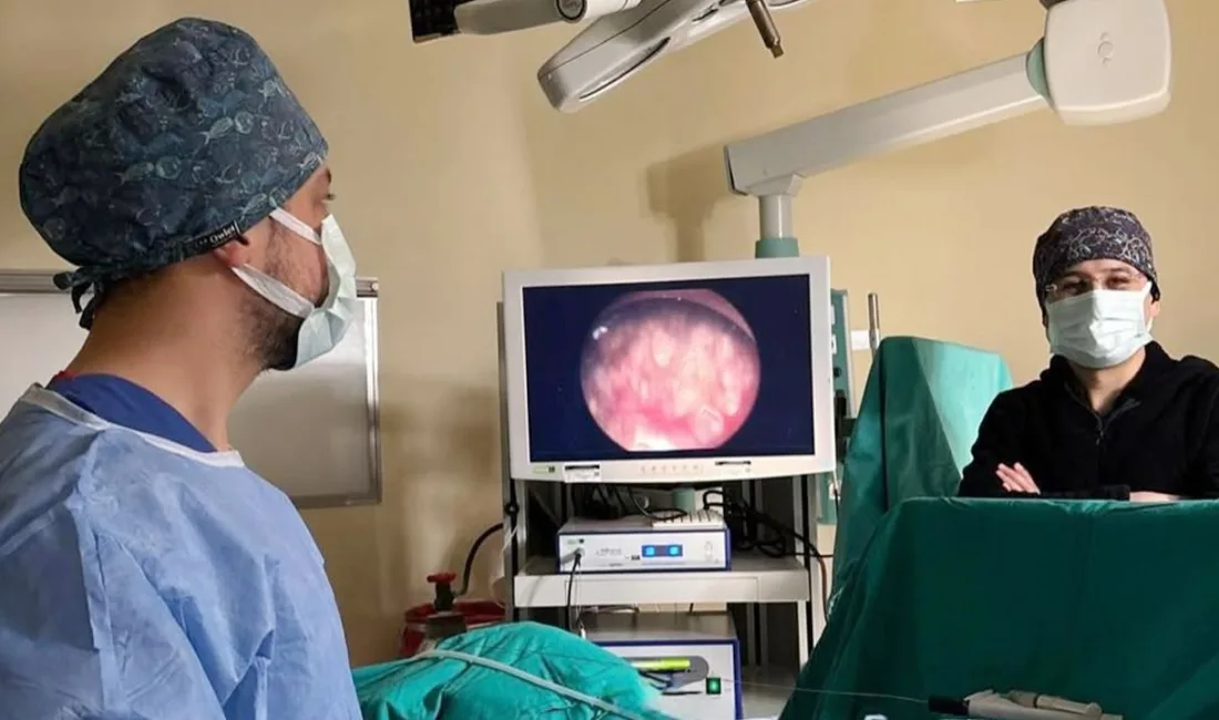 Akdağmadeni Devlet Hastanesi'nde gerçekleştirilen endoskopik sistolitotomi operasyonu, mesane taşı rahatsızlığı