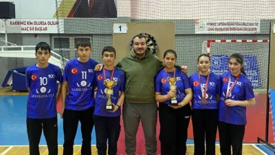 Sarıkaya İlçe Milli Eğitim Müdürlüğü, Yozgat'ta düzenlenen dart turnuvasında il