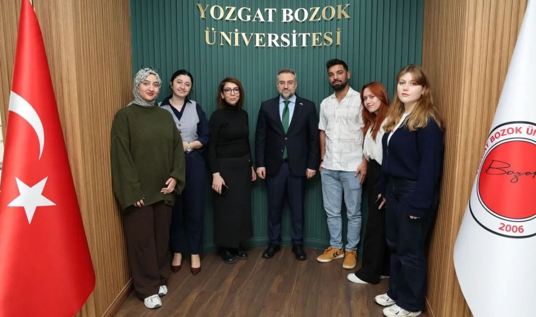 Türk Hemşireler Derneği Yozgat İl Temsilcisi ve öğrenci komisyonu üyeleri,