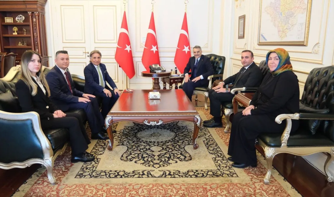 Vergi Haftası dolayısıyla Yozgat Defterdarlığı heyeti, Vali Mehmet Ali Özkan’ı