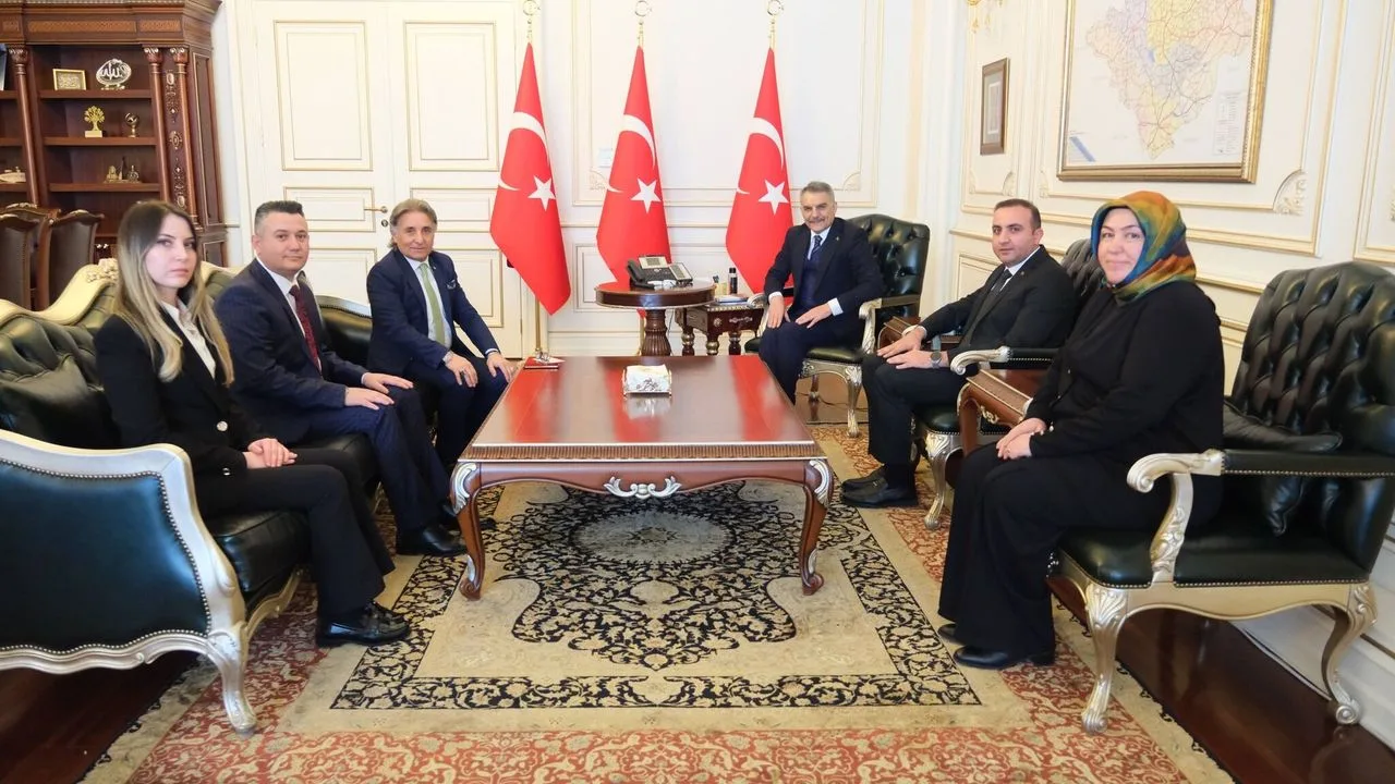 Vergi Haftası dolayısıyla Yozgat Defterdarlığı heyeti, Vali Mehmet Ali Özkan’ı