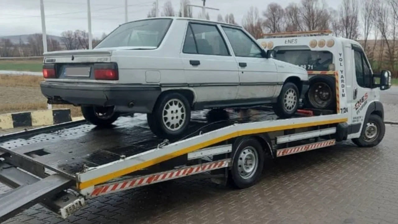 Yozgat'ın Sarıkaya ilçesinde gerçekleştirilen trafik denetiminde hacizli bir otomobilin ele