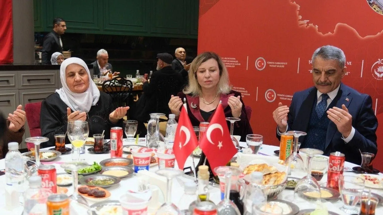 Yozgat'ta Ramazan ayının ilk iftarı, Vali Mehmet Ali Özkan ve