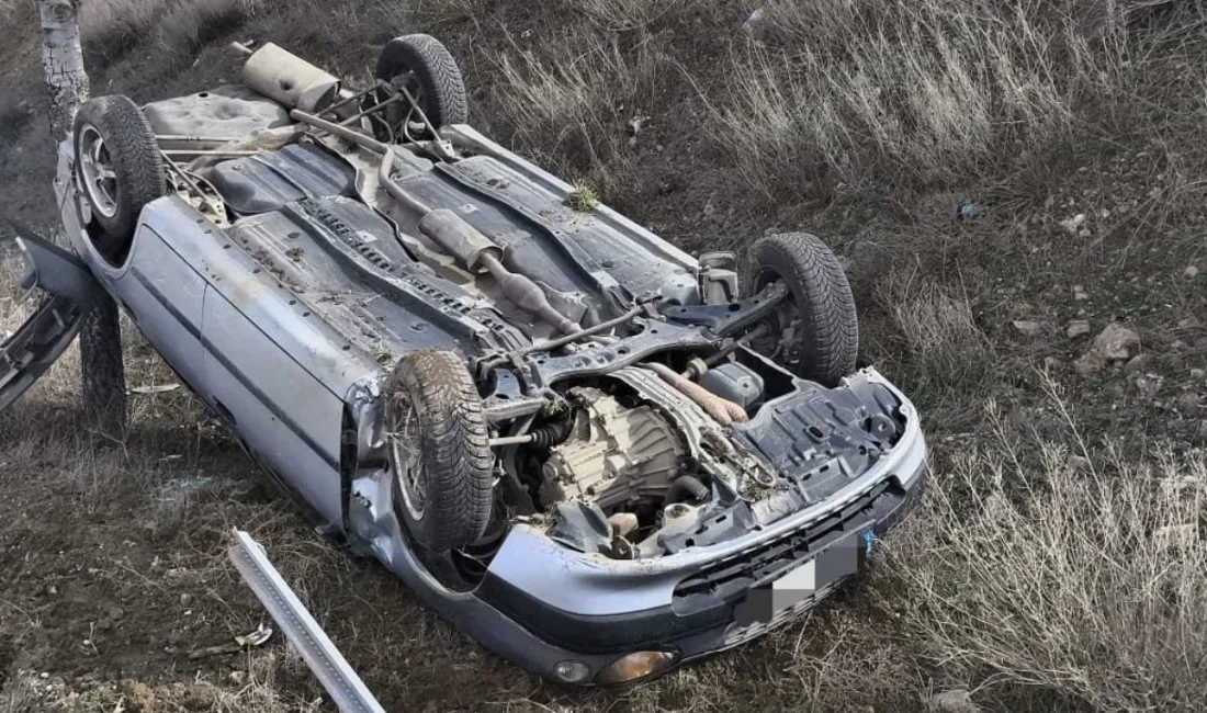 Yozgat'ın Sarıkaya ilçesinde, bir sürücü yolda karşılaştığı çukurdan kaçmak isterken