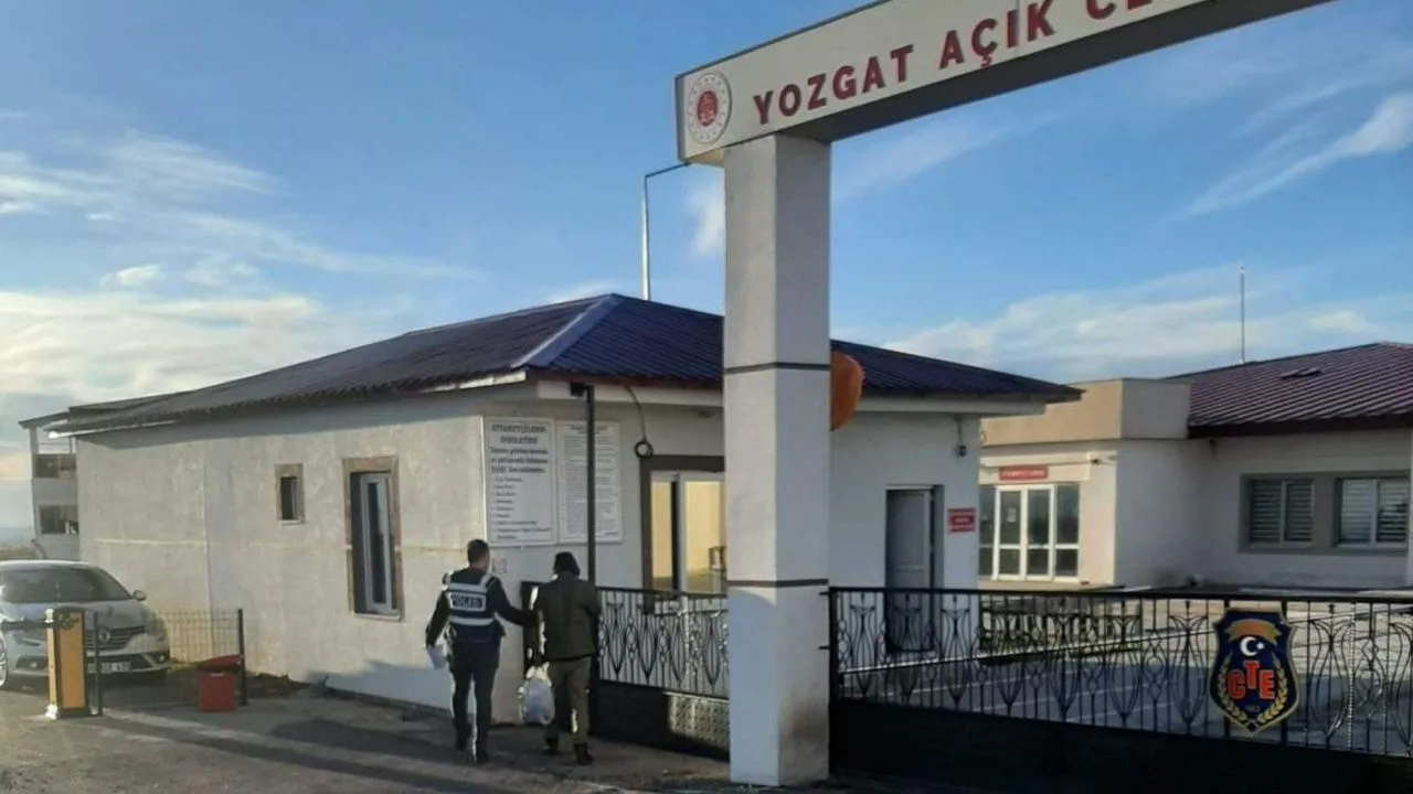 Yozgat'ın Yerköy ilçesinde, uyuşturucu madde bulundurmaktan kesinleşmiş cezası bulunan Ç.S.