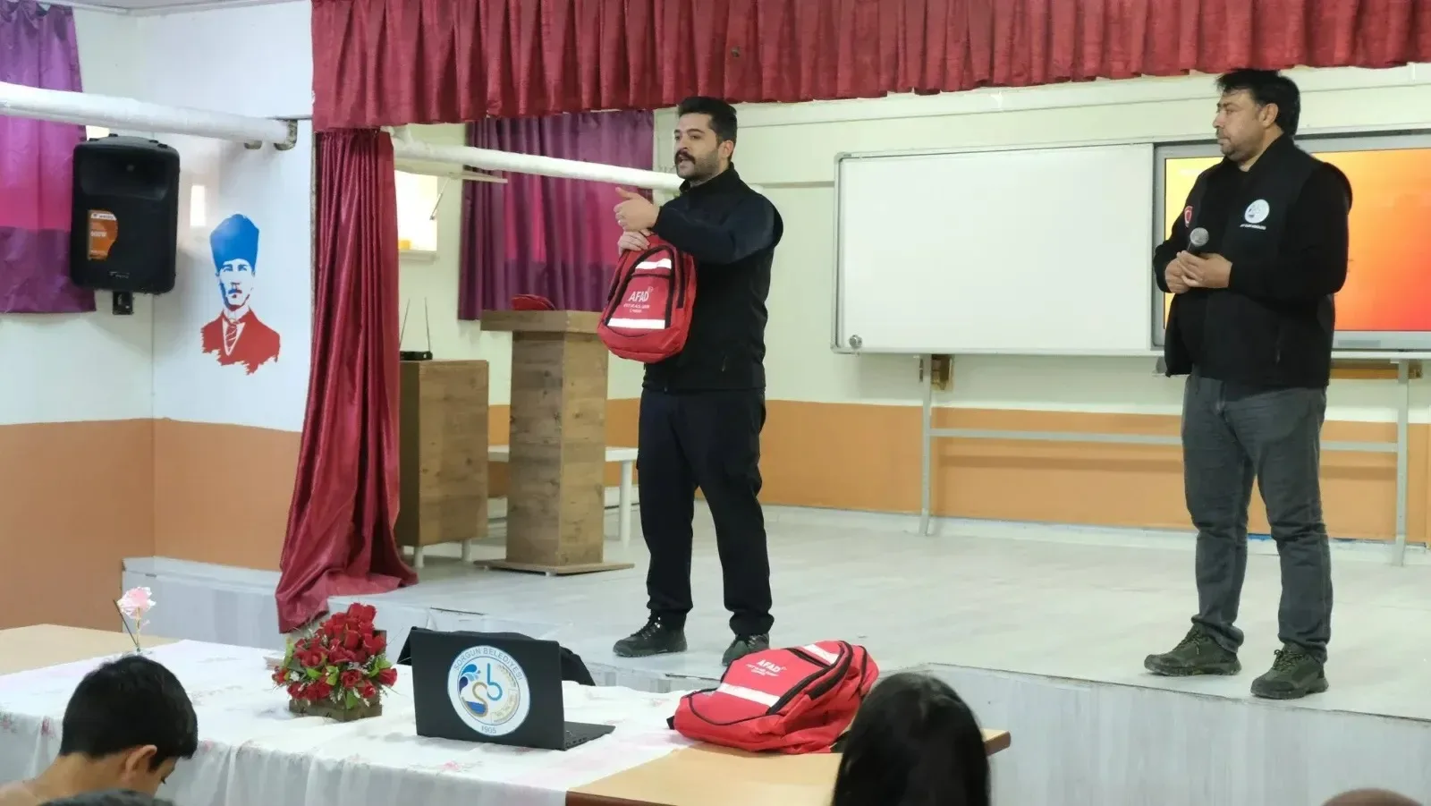 Yozgat’ın Sorgun ilçesinde, Deprem Haftası dolayısıyla öğrencilere yönelik bilinçlendirme semineri