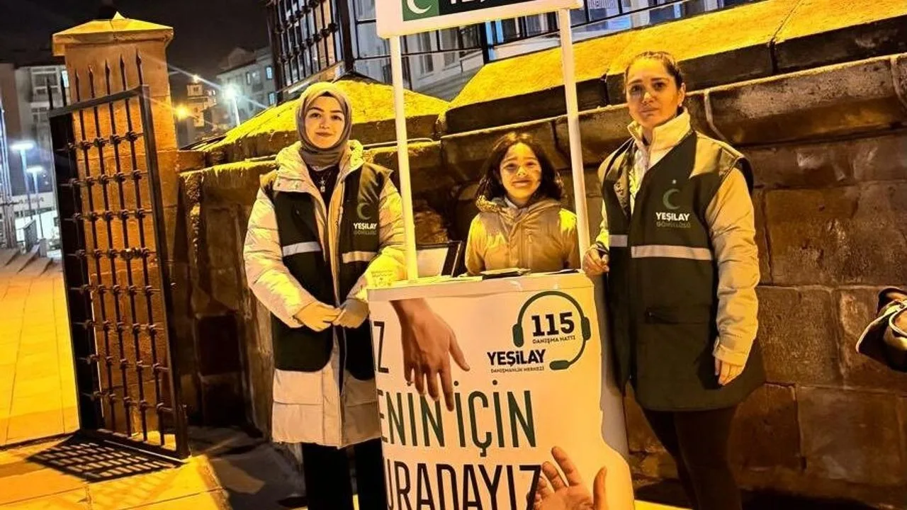 Yozgat'ta Yeşilay Haftası kapsamında bilgilendirme çalışmaları devam ediyor.