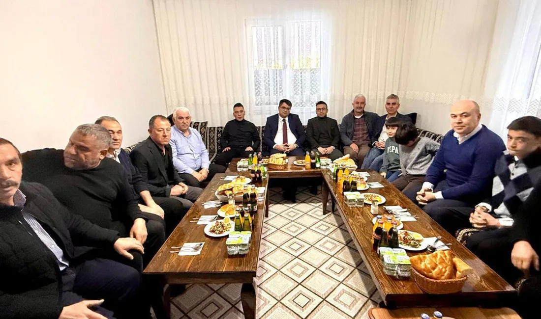 Yozgat’ın Akdağmadeni ilçesinde Kaymakam Cafer Kaymakçı, muhtarlarla düzenlenen iftar programında