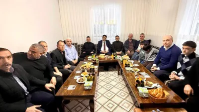 Yozgat’ın Akdağmadeni ilçesinde Kaymakam Cafer Kaymakçı, muhtarlarla düzenlenen iftar programında