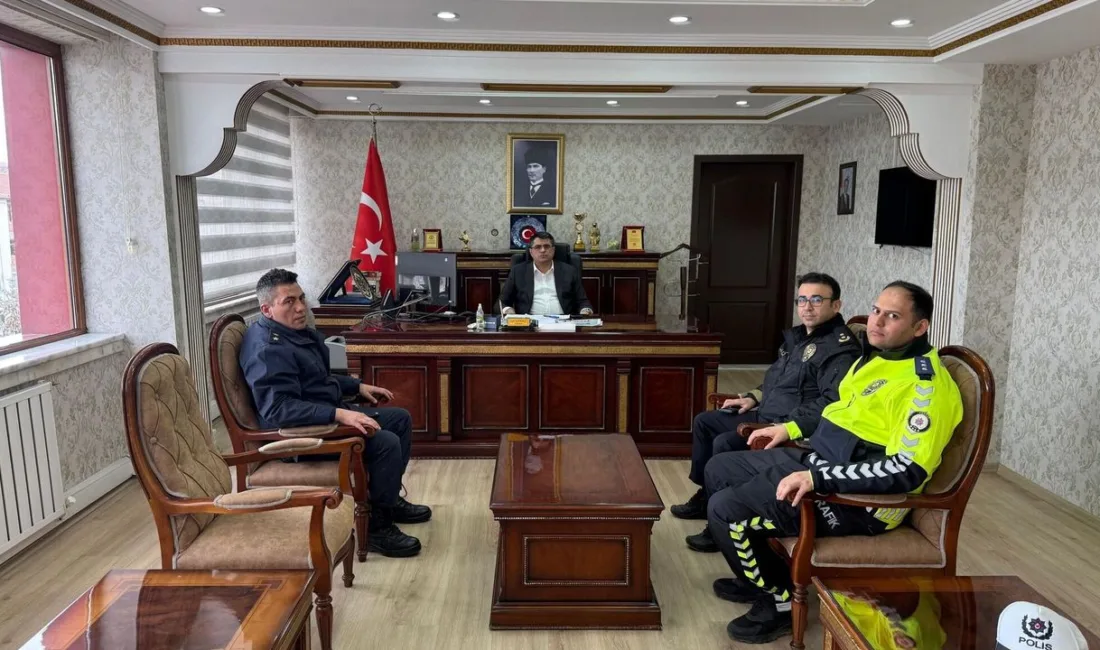 Akdağmadeni Kaymakamlığı'nda, asayiş ve trafik güvenliği konularında değerlendirme toplantısı yapıldı.