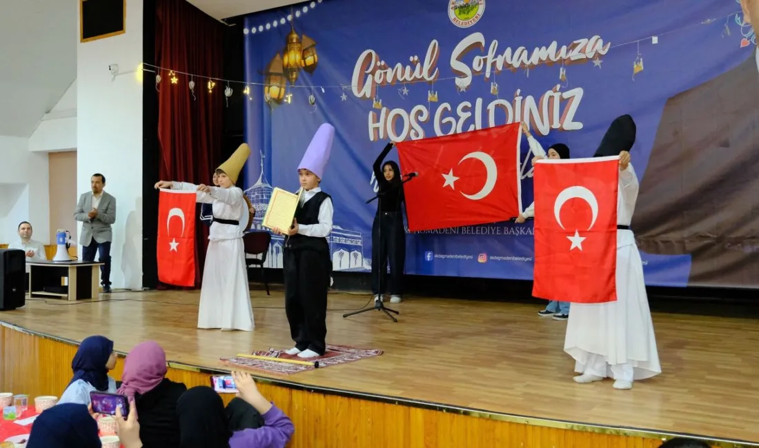 Akdağmadeni Belediyesi ve Namık Kemal Ortaokulu tarafından organize edilen iftar