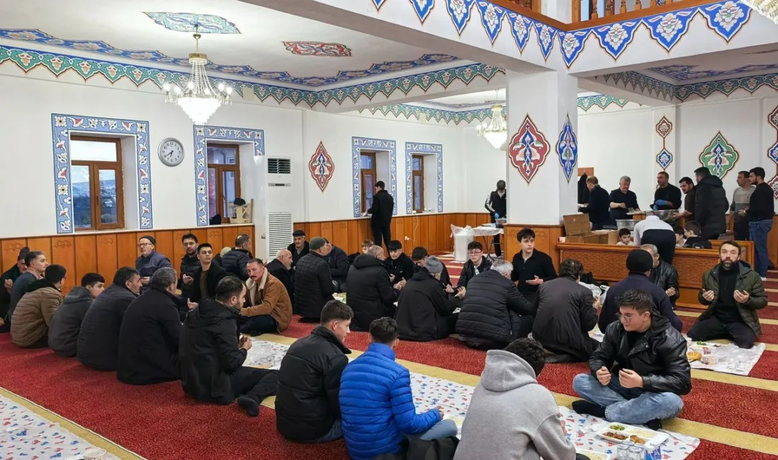 Akdağmadeni Belediye Başkanı Nezih Yalçın, Hamaloğlu Cami Derneği tarafından düzenlenen