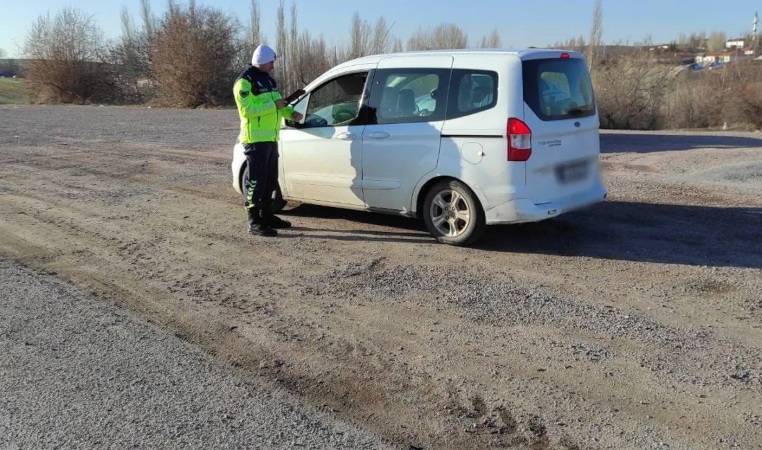 Yozgat'ın Boğazlıyan ilçesinde jandarma tarafından yapılan yol kontrolünde, Afganistan uyruklu