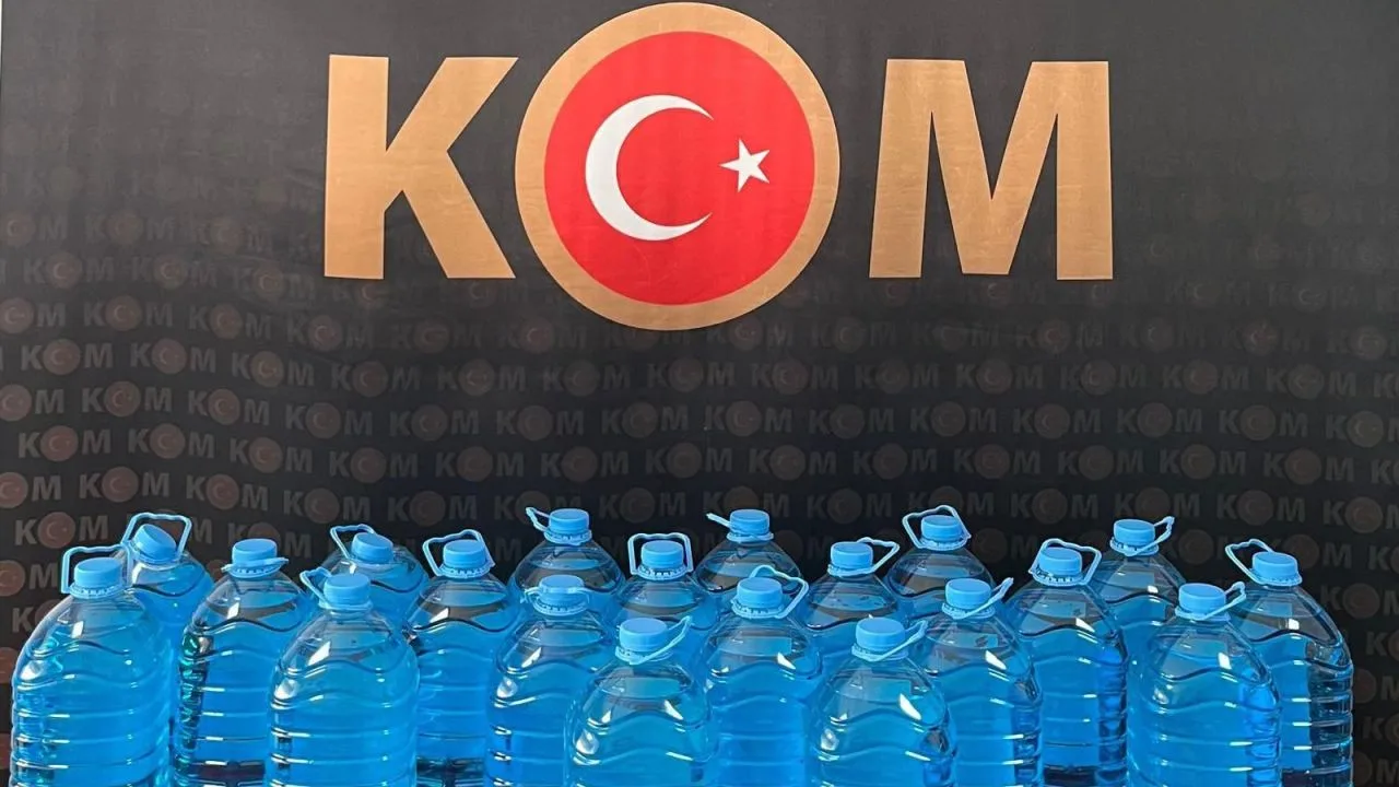 Yozgat'ın Boğazlıyan ilçesinde gerçekleştirilen operasyonda, sahte alkol üretiminde kullanılmak üzere