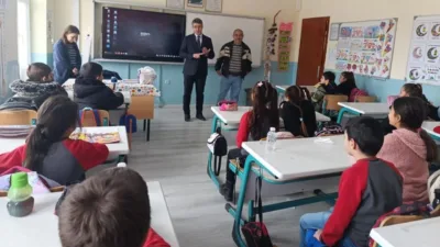 Çandır İlçe Milli Eğitim Müdürü Mahmut Durak, Cumhuriyet İlkokulu ve