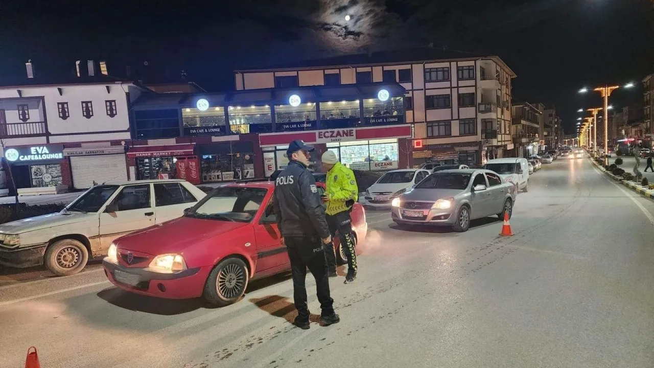 Yozgat İl Emniyet Müdürlüğü Çekerek İlçe Emniyet Müdürlüğü ekipleri, ışıklı