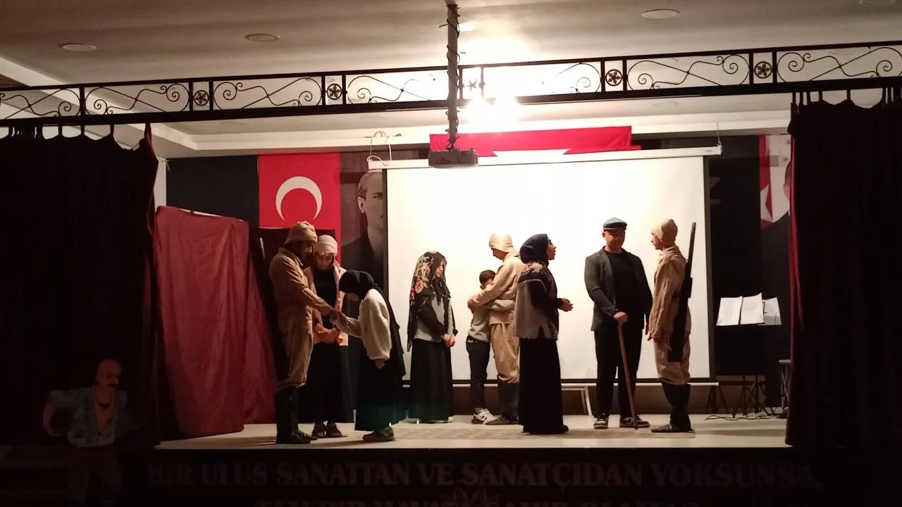 Kadışehri'nde, Çanakkale Zaferi'nin yıl dönümü dolayısıyla anma programı gerçekleştirildi.