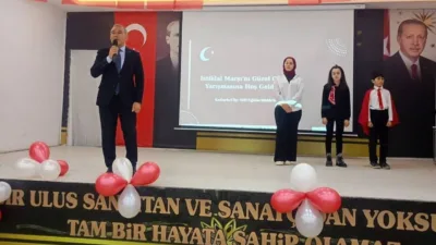 Kadışehri'nde ilkokul, ortaokul ve liseler arasında gerçekleştirilen İstiklal Marşı'nı Güzel