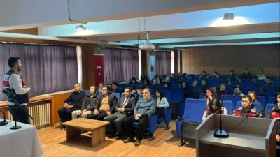 Yozgat İl Jandarma Komutanlığı, Kadışehri ilçesinde öğrencilere trafik güvenliği semineri