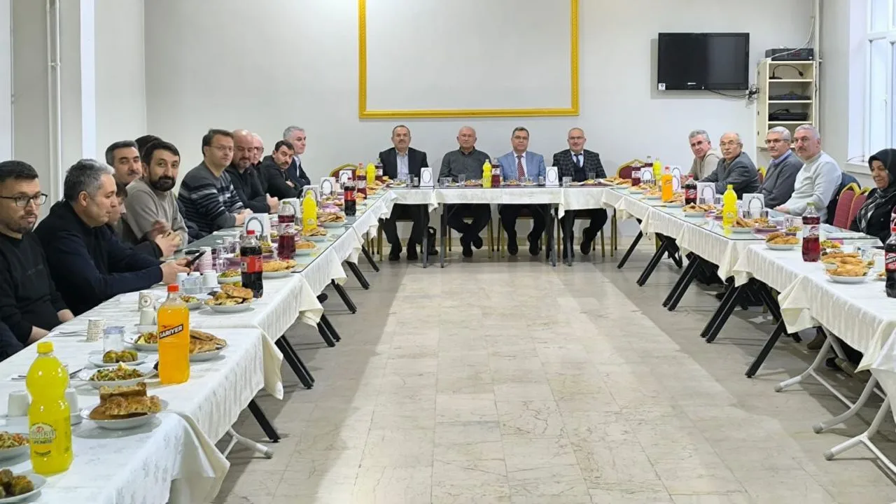 Sorgun İlçe Milli Eğitim Müdürlüğü tarafından düzenlenen iftar programında İl