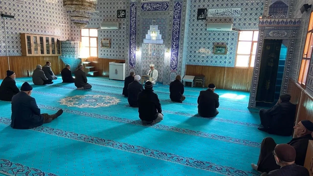 Yozgat İl Müftüsü Nihat Kök, köy ziyaretleri kapsamında Derbent Köyü'nde